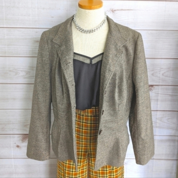 Escada Virgin Wool Tailored Pleated Blazer in Brown and Cream Size 10 / EU 44 - Picture 2 of 13